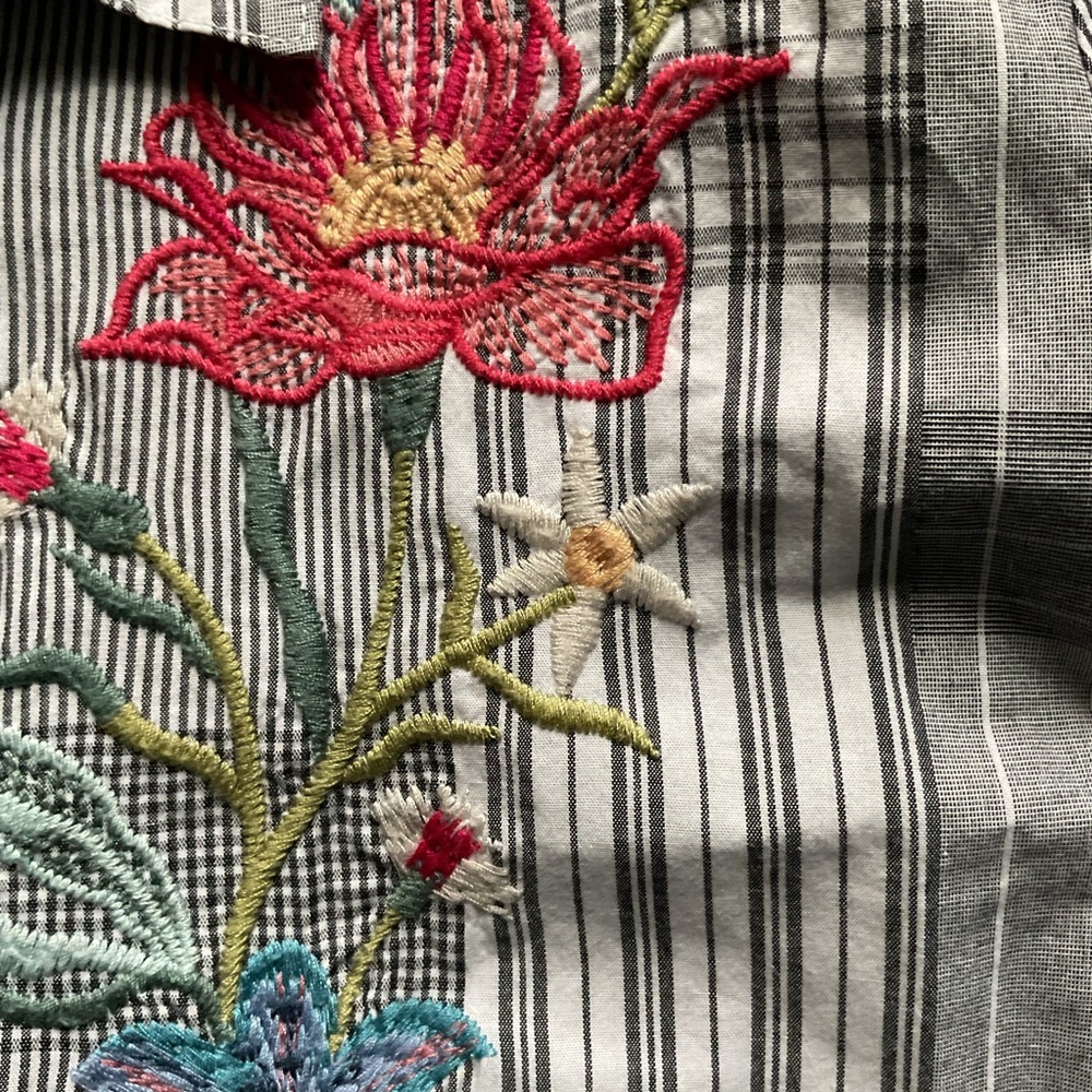 Johnny Was Workshop Jordan Lisbon Floral Embroidered Button Down Shirt Grey med - Picture 4 of 6
